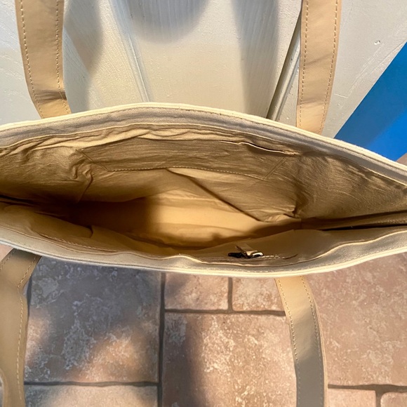 Tote - Picture 3 of 3